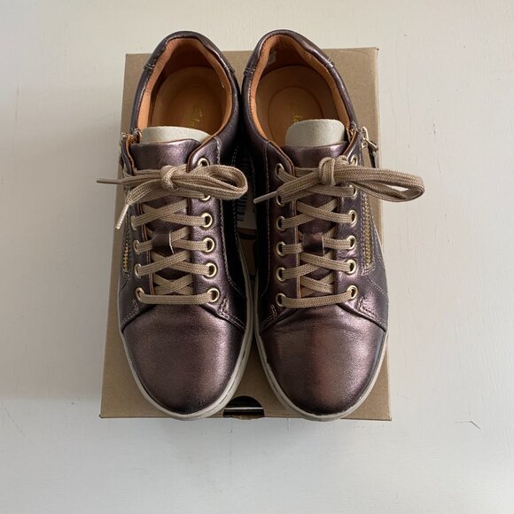 NIB NEW Clark's Women's Nalle Lace Up Leather Sneaker Bronze Metallic Sz 7 - Picture 3 of 6